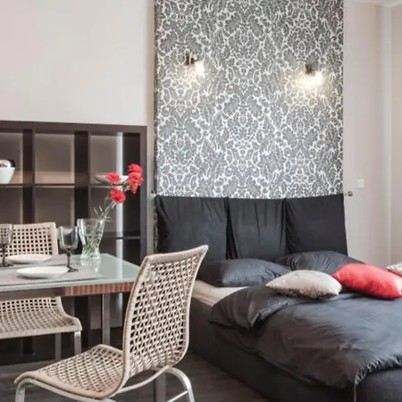 Old Town Krawiecka Aparthotel *