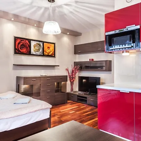 Old Town Krawiecka Aparthotel *